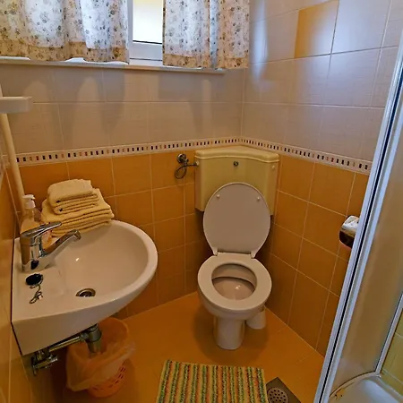 Guest house Home, And Milica Moscenicka Draga